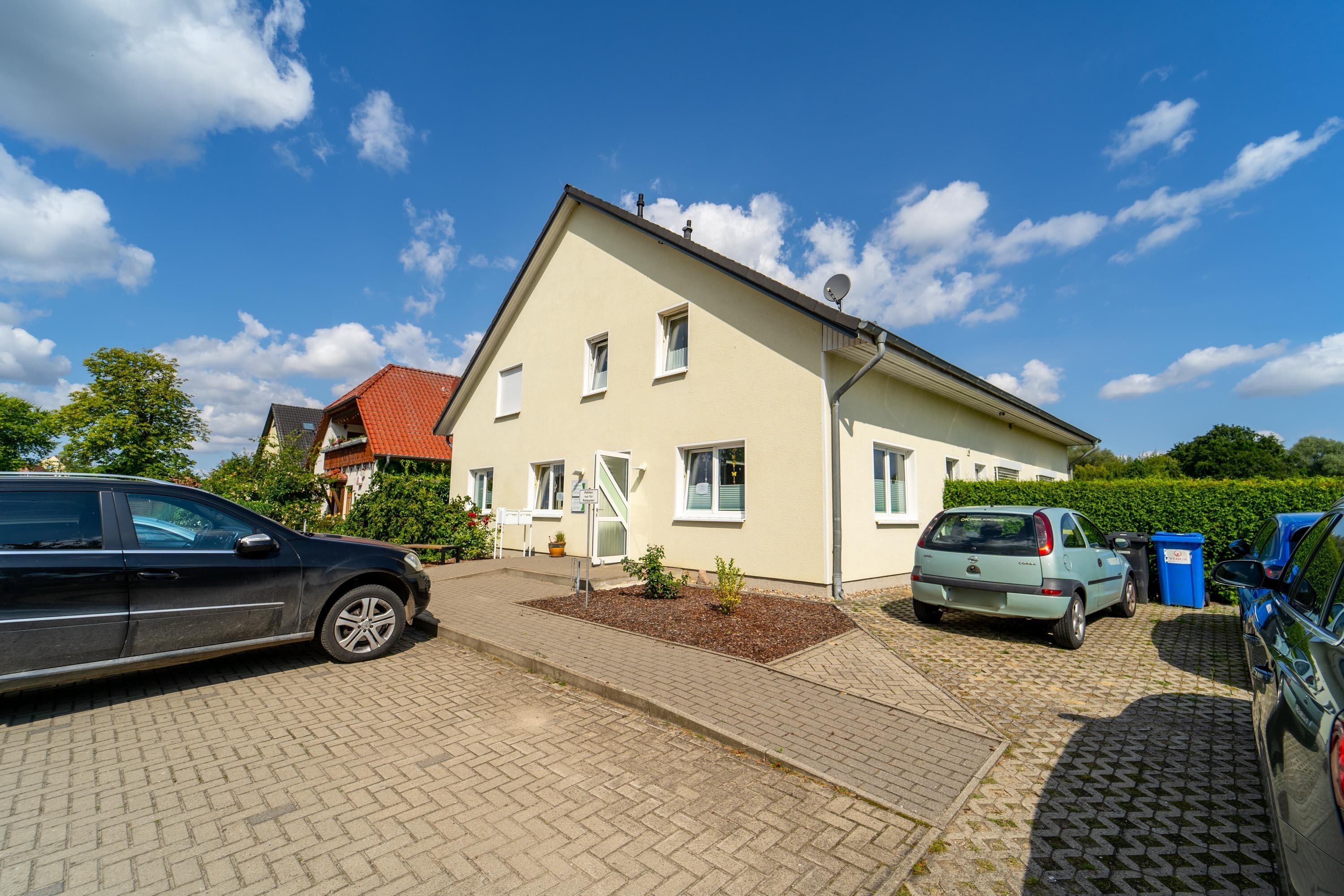 Haus zum Kauf 399.000 € 11 Zimmer 325 m²<br/>Wohnfläche 733 m²<br/>Grundstück 01.04.2025<br/>Verfügbarkeit Burow Burow 17089