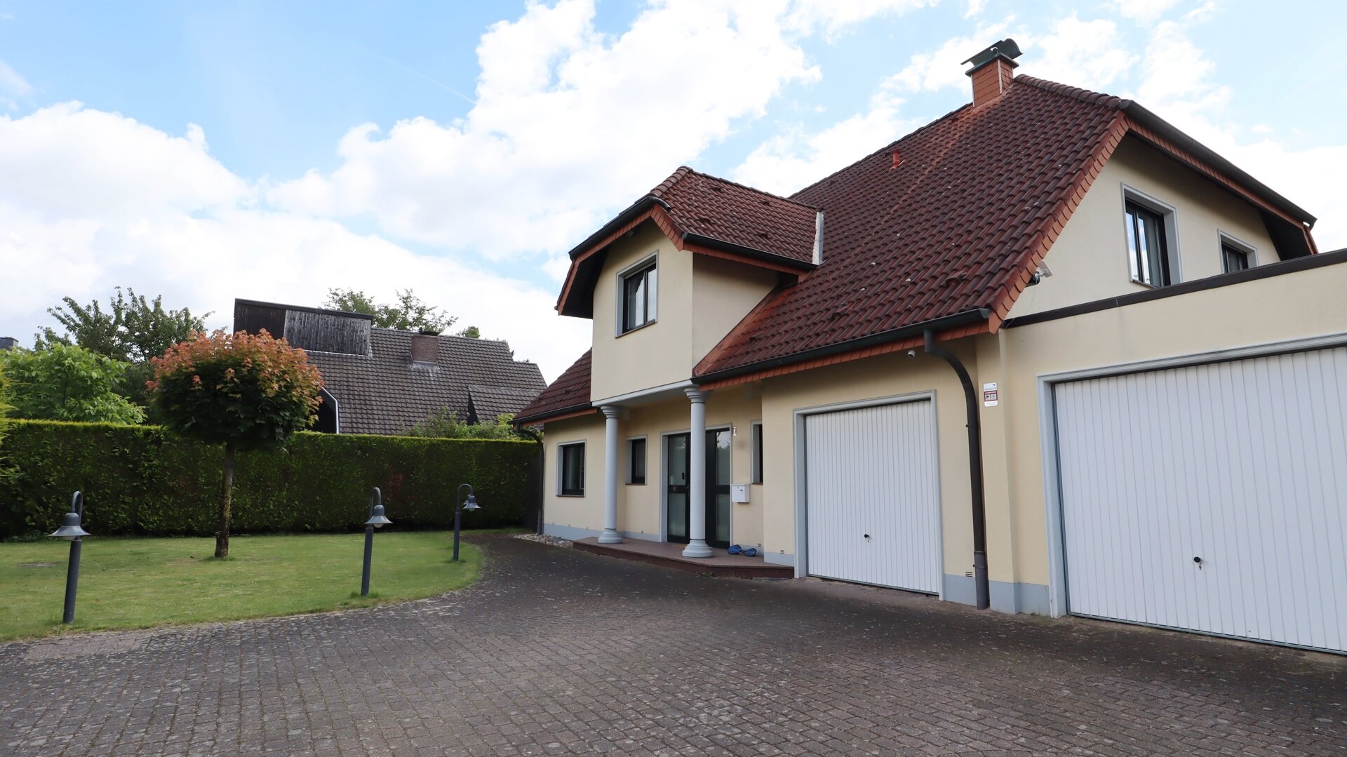 Einfamilienhaus zur Miete 4.200 € 7 Zimmer 230 m²<br/>Wohnfläche 720 m²<br/>Grundstück 01.08.2024<br/>Verfügbarkeit Wittlaer Düsseldorf / Wittlaer 40489
