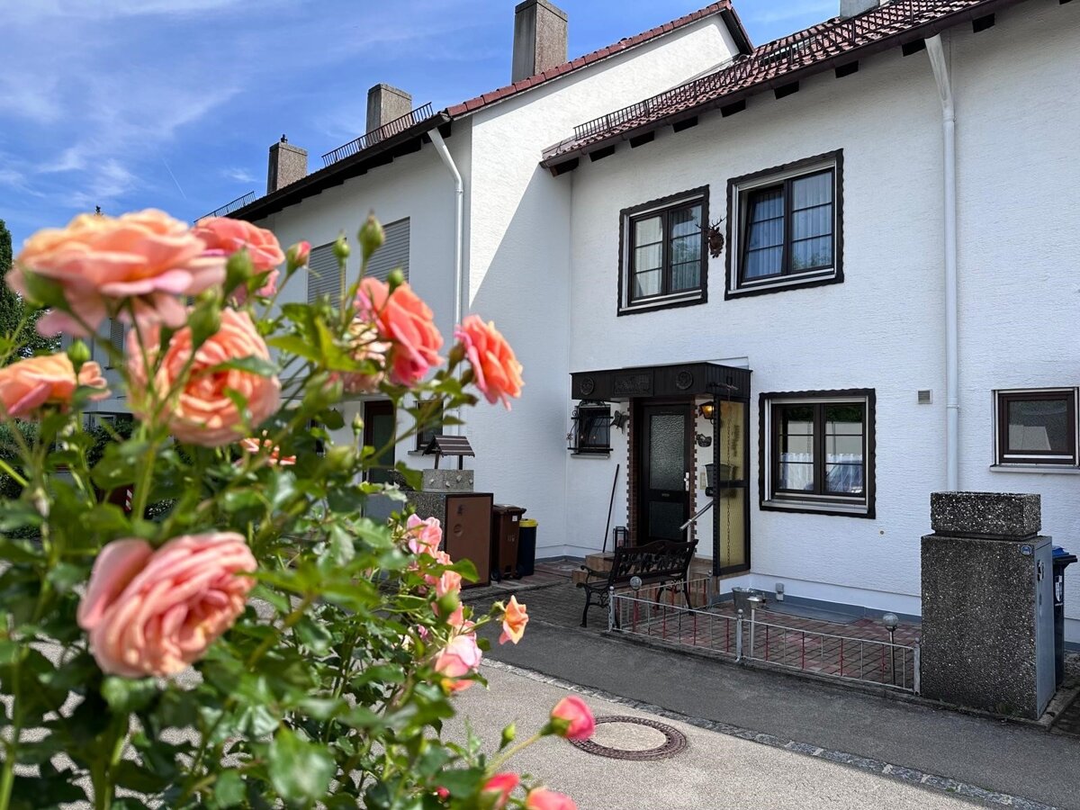 Reihenmittelhaus zum Kauf 429.000 € 5 Zimmer 103 m²<br/>Wohnfläche 191 m²<br/>Grundstück ab sofort<br/>Verfügbarkeit Königsbrunn 86343