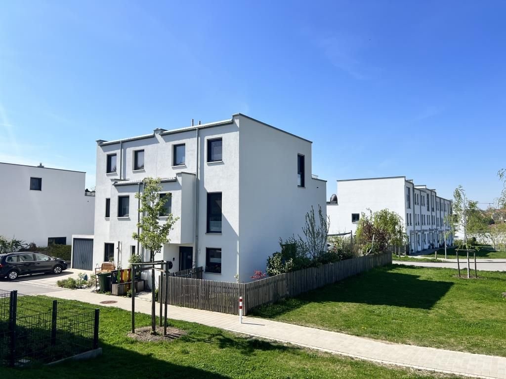 Doppelhaushälfte zum Kauf 849.900 € 5 Zimmer 151,7 m²<br/>Wohnfläche 232 m²<br/>Grundstück Brandlberg - Keilberg Regensburg 93055