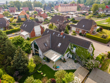 Haus zum Kauf 395.000 € 9 Zimmer 250,9 m² 842 m² Grundstück Groß Nemerow Groß Nemerow 17094