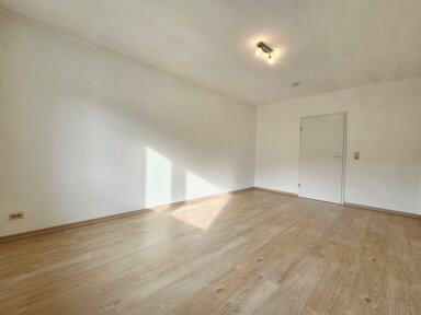 Wohnung zur Miete 333 € 2 Zimmer 66,6 m² 3. Geschoss Lutherstraße 15 Aue 08280