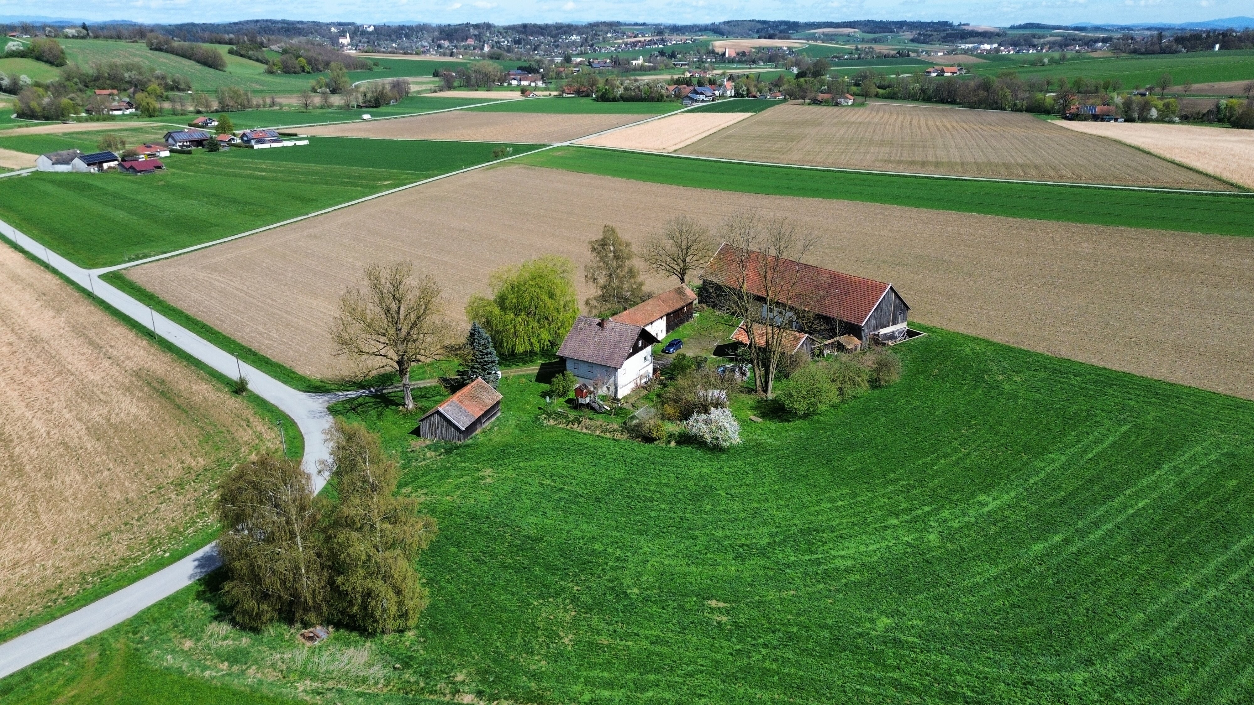 Bauernhaus zum Kauf 1.200.000 € 4 Zimmer 131,8 m²<br/>Wohnfläche 66.463 m²<br/>Grundstück 01.10.2025<br/>Verfügbarkeit Sankt Salvator Bad Griesbach 94086