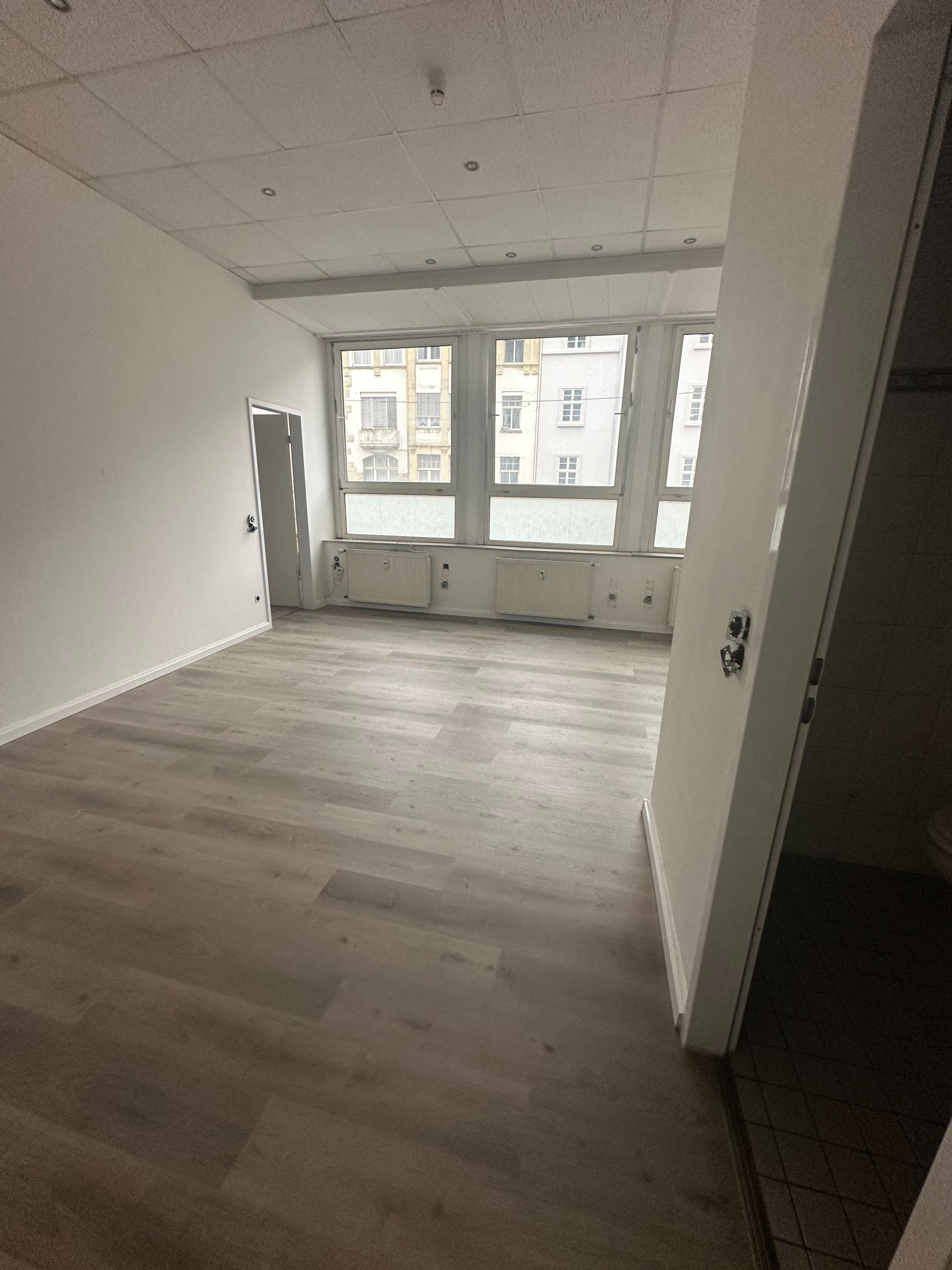 Studio zur Miete 675 € 1 Zimmer 42,4 m²<br/>Wohnfläche 1.<br/>Geschoss Herforder Straße 5-7 Güterbahnhof - Ost Bielefeld 33602