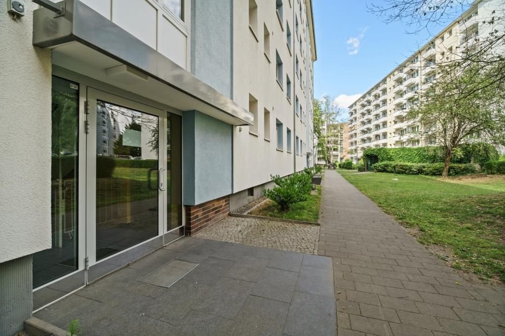 Wohnung zum Kauf provisionsfrei 251.400 € 3 Zimmer 67,4 m²<br/>Wohnfläche EG<br/>Geschoss Spichernstraße 16 Wilmersdorf Berlin 10777