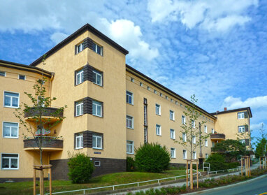 Wohnung zur Miete 481,28 € 3 Zimmer 83,7 m² Erdgeschoss Straße des Bergmanns 65 Gerhart-Hauptmann-Straße / Dehmelstraße Gera 07546