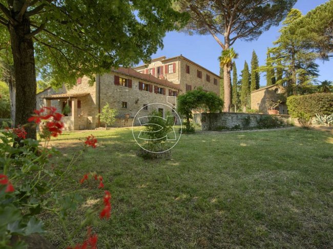 Villa zum Kauf 1.700.000 € 985 m²<br/>Wohnfläche 20.000 m²<br/>Grundstück Cortona