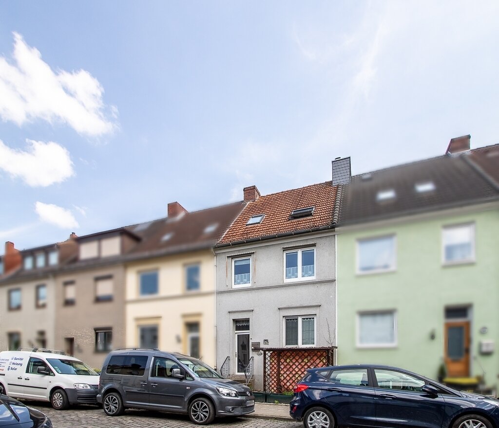 Reihenmittelhaus zum Kauf 279.000 € 7 Zimmer 134,3 m²<br/>Wohnfläche 114 m²<br/>Grundstück Woltmershausen Bremen 28197