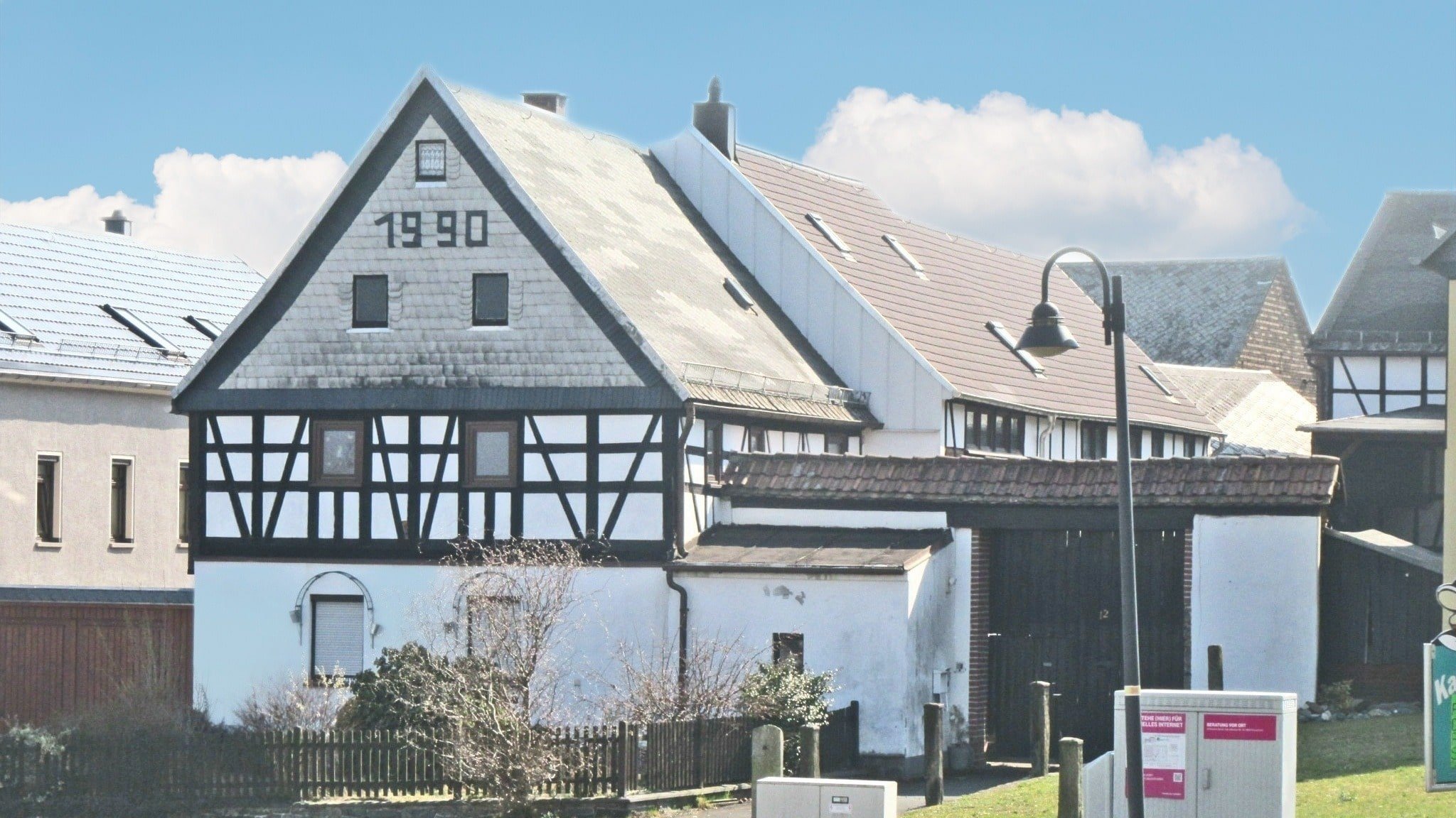 Bauernhaus zum Kauf Provisionsfrei 99.000 € 8 Zimmer 284 m²<br/>Wohnfläche 1.283 m²<br/>Grundstück Hohndorf Greiz 07973