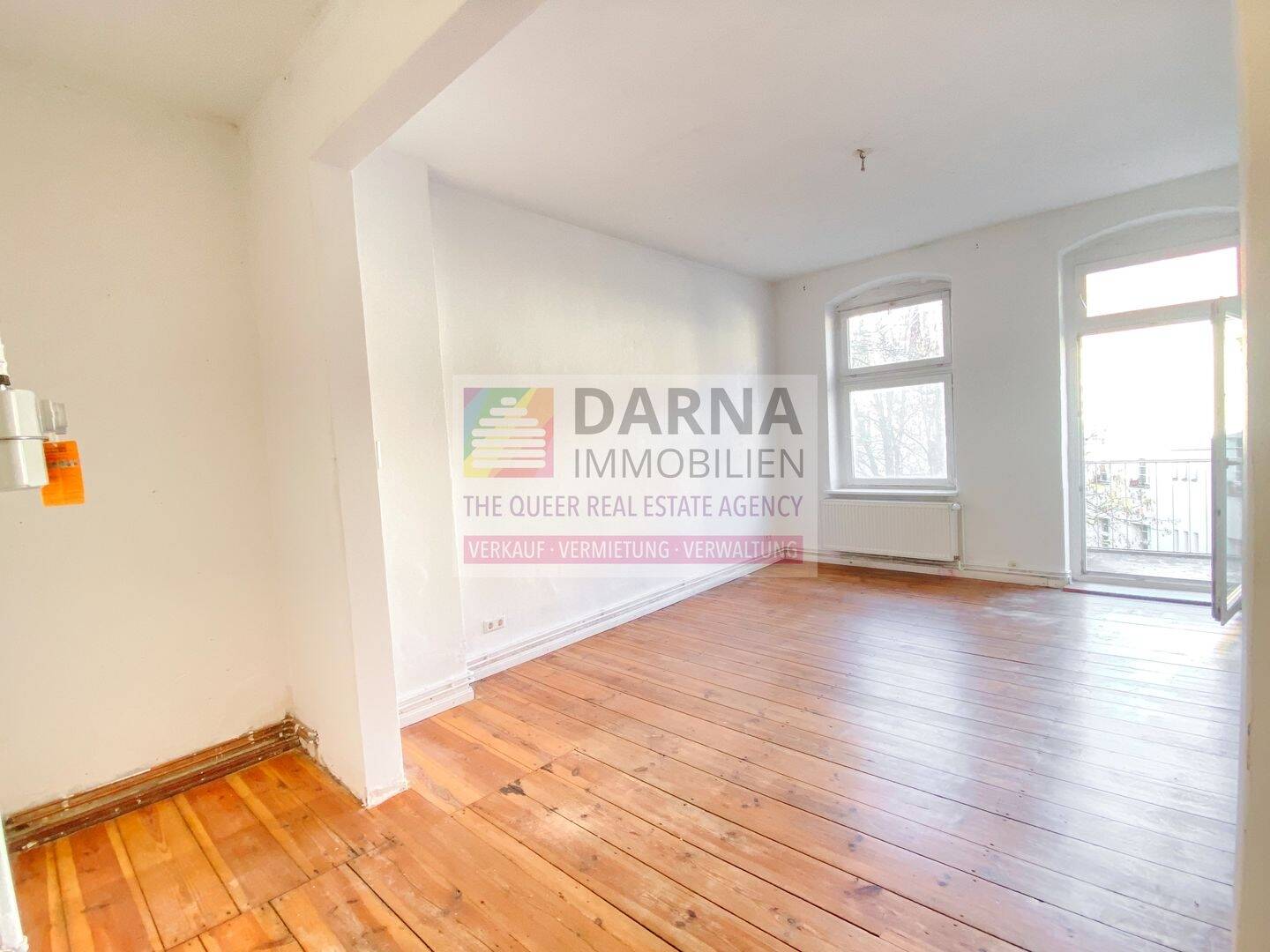 Charmante 2-Zimmer-Altbauwohnung mit großem Balkon und Blick ins Grüne – ruhig, hell und zentral in zentraler Lage im Kreuzberger Kiez