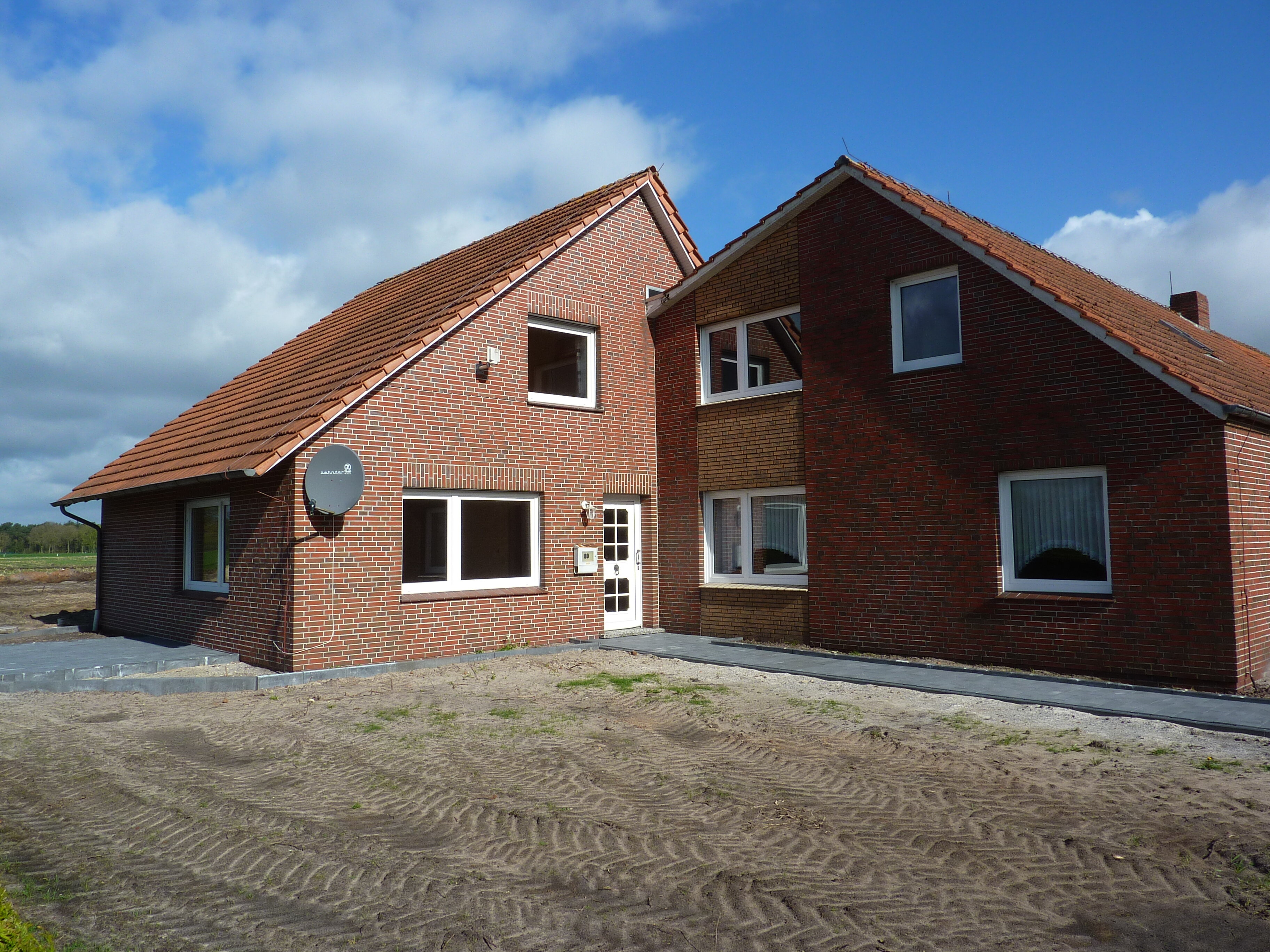 Einfamilienhaus zur Miete 800 € 3 Zimmer 95 m²<br/>Wohnfläche Ab sofort<br/>Verfügbarkeit Leerhafe Wittmund 26409