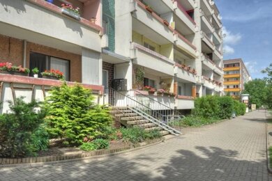 Wohnung zur Miete 250 € 1 Zimmer 36,1 m² 4. Geschoss Grashalmstraße 17 Heide Nord Halle 06120