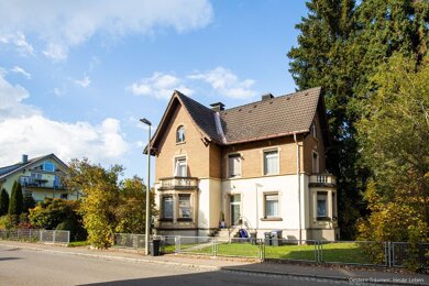 Villa zum Kauf 325.000 € 6 Zimmer 140 m² 1.048 m² Grundstück Neustadt Titisee-Neustadt 79822