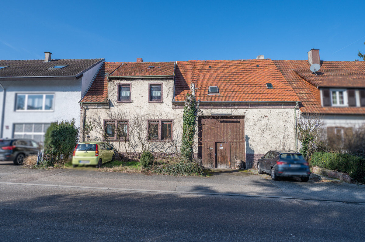 Einfamilienhaus zum Kauf 329.000 € 7 Zimmer 121 m²<br/>Wohnfläche 461 m²<br/>Grundstück Ubstadt Ubstadt-Weiher 76698