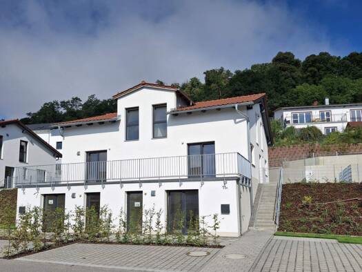 Doppelhaushälfte zur Miete - Erstbezug 1.950 € 5 Zimmer 164 m² frei ab sofort Münchshofen Teublitz 93158