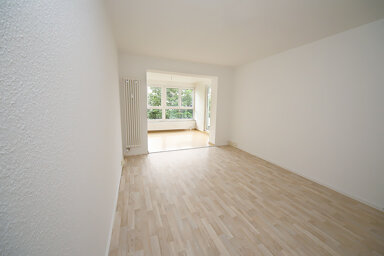 Wohnung zur Miete 333 € 3 Zimmer 71 m² 3. Geschoss frei ab sofort Martin-Rinkart-Straße 25 Lutherstadt Eisleben Eisleben 06295