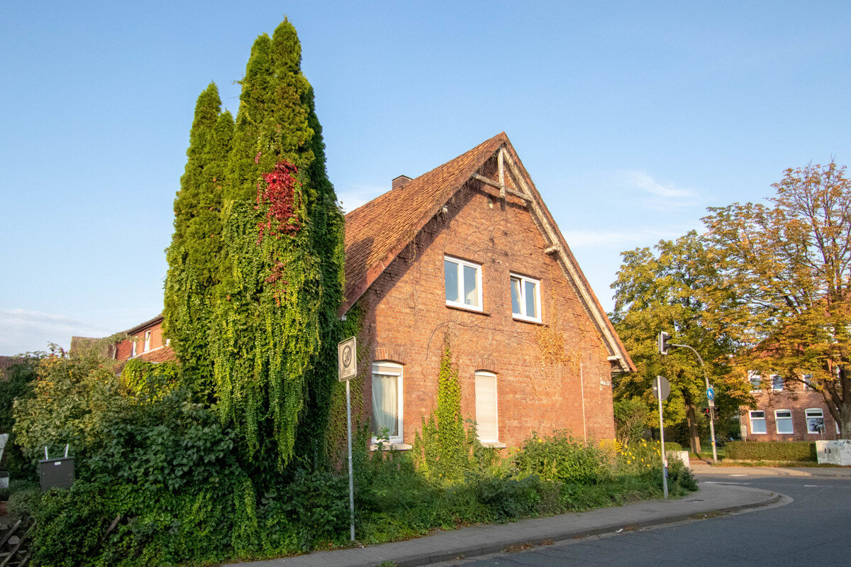Mehrfamilienhaus zum Kauf 375.000 € 12,5 Zimmer 369,6 m²<br/>Wohnfläche 622 m²<br/>Grundstück Quintusstr. 30 Walsrode Walsrode 29664