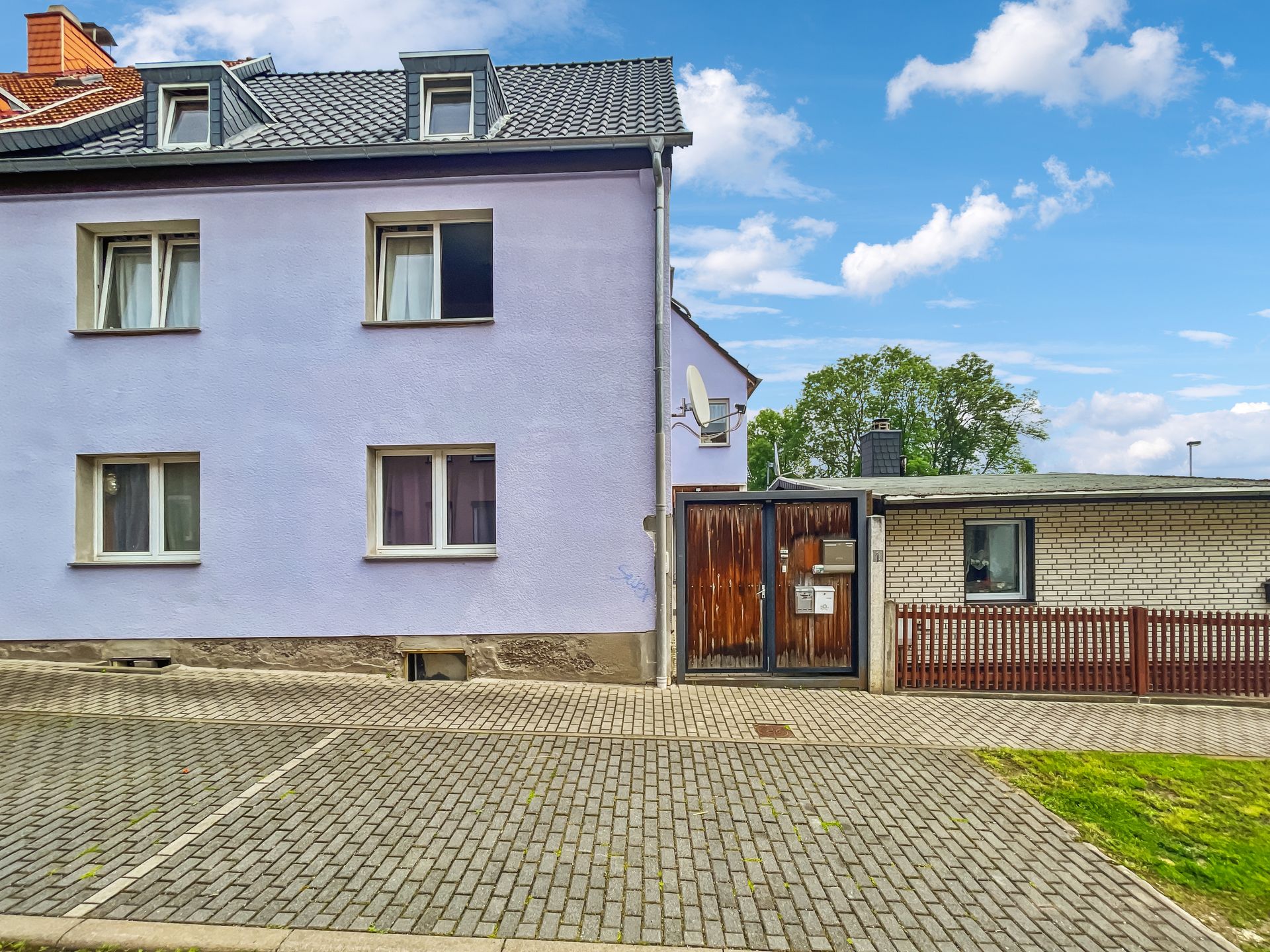 Mehrfamilienhaus zum Kauf 179.000 € 14 Zimmer 273 m²<br/>Wohnfläche 316 m²<br/>Grundstück Bad Langensalza Bad Langensalza 99947