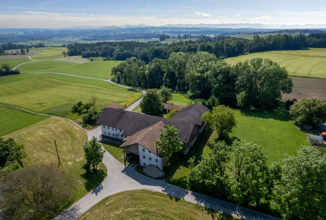Bauernhaus zum Kauf 4.500.000 € 20 Zimmer 1.957 m²<br/>Wohnfläche 255.000 m²<br/>Grundstück Ebersberg Ebersberg 85560