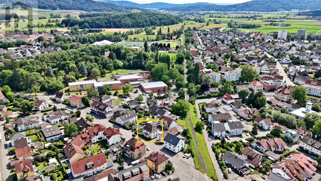 Mehrfamilienhaus zum Kauf 730.000 € 9 Zimmer 203 m²<br/>Wohnfläche 499 m²<br/>Grundstück Rielasingen Rielasingen-Worblingen 78239