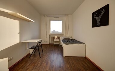 Wohnung zur Miete Wohnen auf Zeit 635 € 4 Zimmer 12,5 m² frei ab 05.08.2024 König-Karl-Straße 84 Cannstatt - Mitte Stuttgart 70372