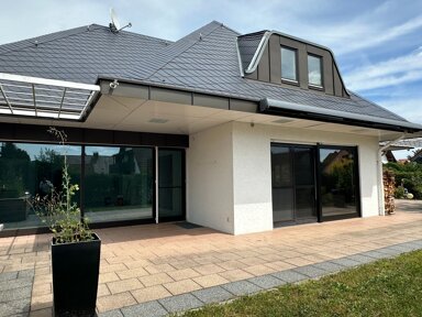 Villa zum Kauf 1.590.000 € 7 Zimmer 300,8 m² 977 m² Grundstück Kemnath Postbauer-Heng 92353