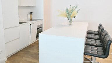 Wohnung zur Miete 700 € 2 Zimmer 73 m² Schwartzkopffstrasse 1a Mitte Berlin 10115