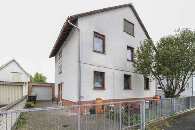 Mehrfamilienhaus zum Kauf als Kapitalanlage geeignet 685.000 € 8 Zimmer 179 m² 484,1 m² Grundstück Klein-Karben Karben 61184