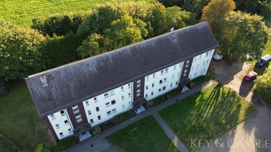 Mehrfamilienhaus zum Kauf als Kapitalanlage geeignet 1.600.000 € 905 m² 2.995 m² Grundstück Lichterfelde Schorfheide 16244