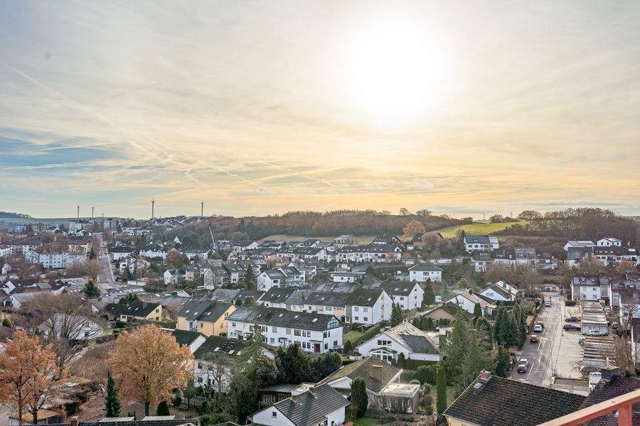 Immobilie in Mayen - Weitblick über die Dächer Mayens - Gepflegte 3 ZKB Eigentumswohnung mit Garage - Bild 2