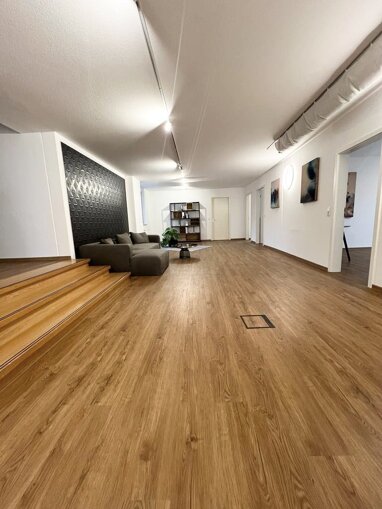 Bürofläche zur Miete 4.771,90 € 9 Zimmer 285 m² Bürofläche Mainviertel Würzburg 97084