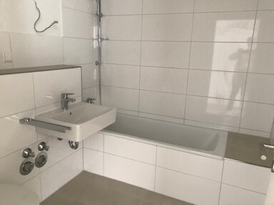 Wohnung zur Miete 920 € 3 Zimmer 76,7 m² 2. Geschoss frei ab 16.01.2025 Berliner Str. 57 West Ratingen 40880