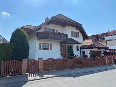 Einfamilienhaus zum Kauf provisionsfrei 844.500 € 8 Zimmer 258 m² 683 m² Grundstück Langenselbold 63505