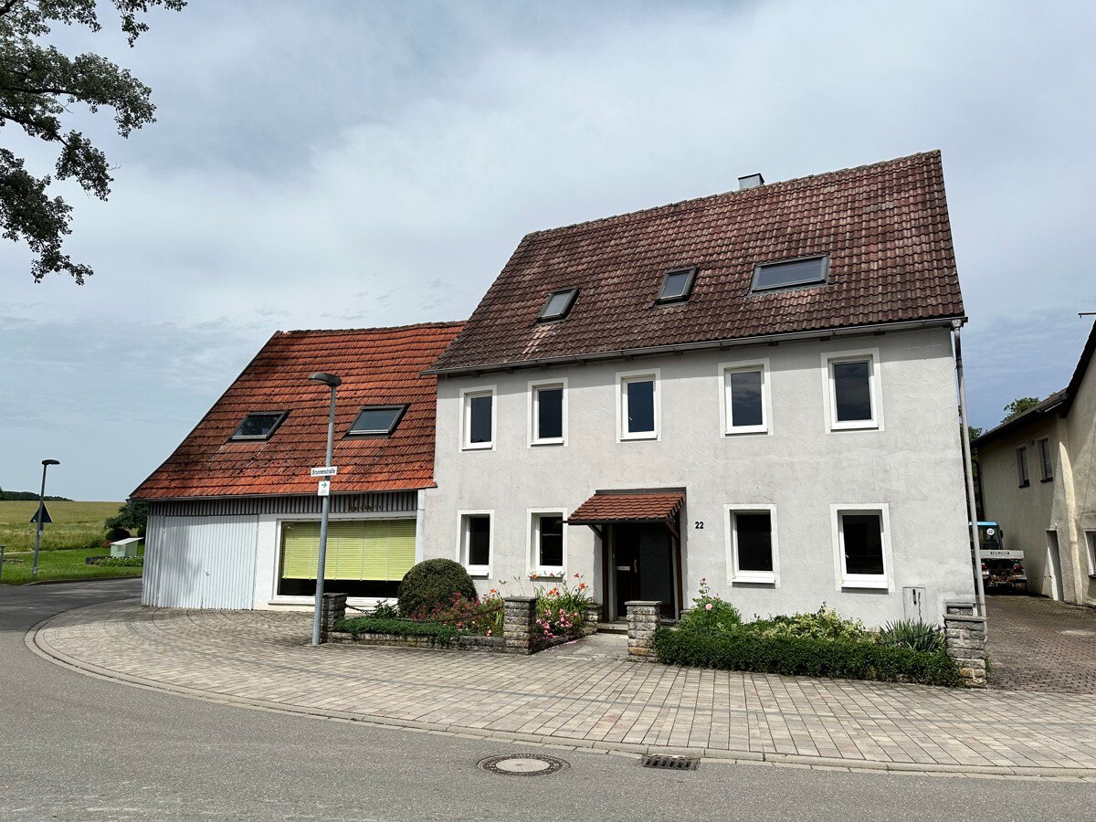 Mehrfamilienhaus zum Kauf 295.000 € 11 Zimmer 250 m²<br/>Wohnfläche 683 m²<br/>Grundstück Gaggstatt Kirchberg an der Jagst / Gaggstatt 74592