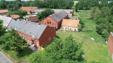 Einfamilienhaus zum Kauf 188.470 € 10 Zimmer 246,2 m² 8.710 m² Grundstück Kletzke Plattenburg OT Kletzke 19339