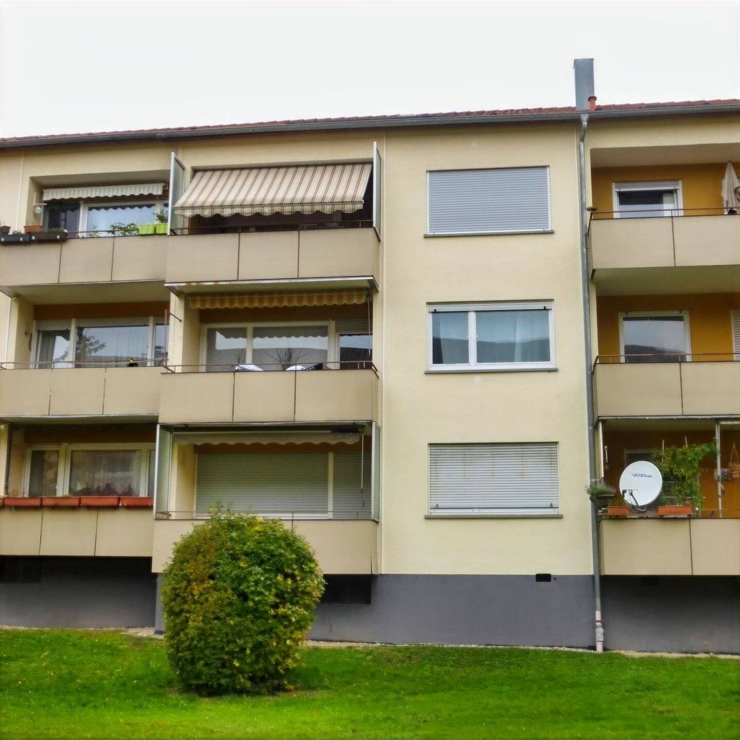 Gestalten Sie Ihr Zuhause; Renovierungsbedürftige 3-Zimmer-Wohnung mit Potenzial.