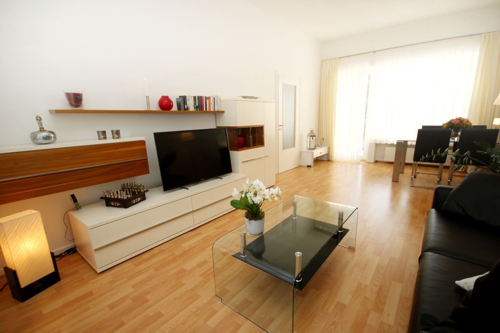 Wohnung zur Miete Wohnen auf Zeit 2.300 € 2 Zimmer 65 m²<br/>Wohnfläche 08.07.2024<br/>Verfügbarkeit Achenbachstraße Düsseltal Düsseldorf 40237