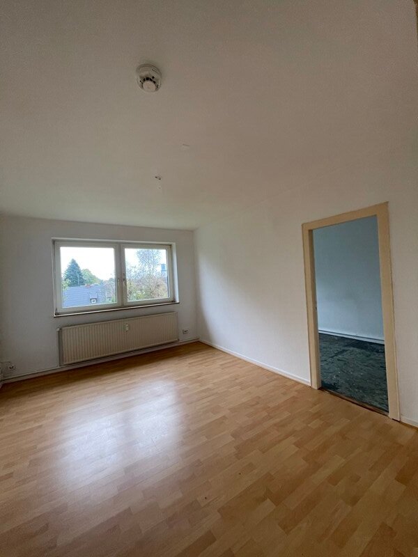 Wohnung zur Miete 400 € 2 Zimmer 52,3 m²<br/>Wohnfläche 1.<br/>Geschoss 16.12.2024<br/>Verfügbarkeit Memeler Straße 16 Hiort Lorenzen Schule II Schleswig 24837