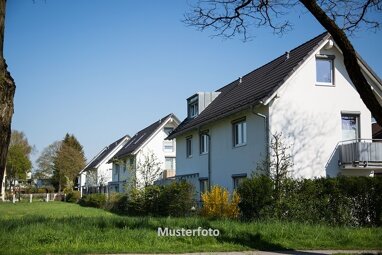 Mehrfamilienhaus zum Kauf Zwangsversteigerung 116.000 € 10 Zimmer 260 m² 2.162 m² Grundstück Bartolfelde Bad Lauterberg 37431