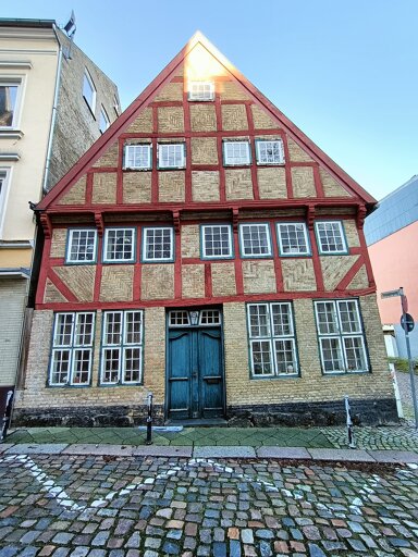 Einfamilienhaus zum Kauf 8 Zimmer 228 m² 177 m² Grundstück Altstadt - St.-Marien Flensburg 24937