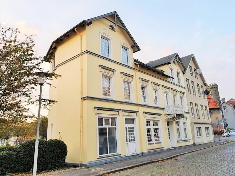 Mehrfamilienhaus zum Kauf 550.000 € 300 m²<br/>Wohnfläche 243 m²<br/>Grundstück Wilhelm-Heidsiek-Str. 40 Cuxhaven Cuxhaven 27472