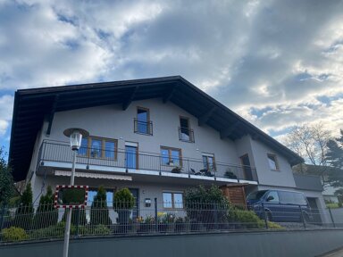 Mehrfamilienhaus zum Kauf 590.000 € 10 Zimmer 308 m² 699 m² Grundstück Straßkirchen Salzweg 94121