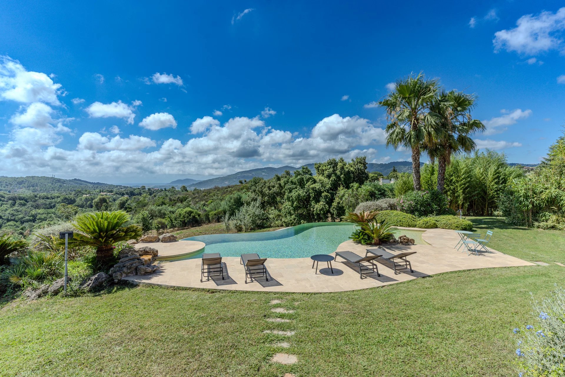 Einfamilienhaus zum Kauf 2.690.000 € 9 Zimmer 300 m²<br/>Wohnfläche 7.000 m²<br/>Grundstück Les Colles-Camp Lauvas-Font de l'Orme MOUGINS 06250