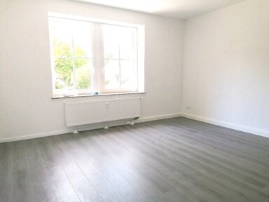 Wohnung zur Miete 315 € 2 Zimmer 52,5 m² 3. Geschoss frei ab sofort Lutherviertel 220 Chemnitz 09126