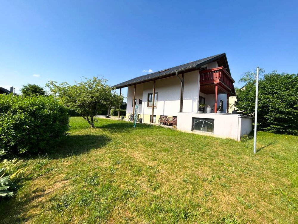Einfamilienhaus zum Kauf 349.000 € 7 Zimmer 185 m²<br/>Wohnfläche 784 m²<br/>Grundstück Neustadt Neustadt bei Coburg 96465