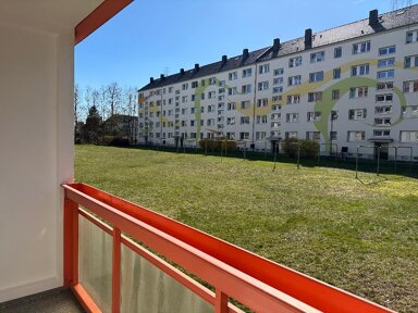 Wohnung zur Miete 325 € 2 Zimmer 48,9 m² frei ab sofort Thomas-Müntzer-Straße 17 Lichtentanne Lichtentanne 08115