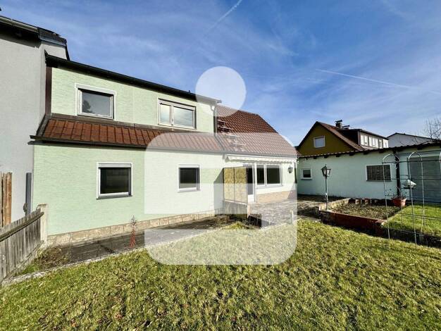 Doppelhaushälfte zum Kauf 248.000 € 4 Zimmer 111 m² 690 m² Grundstück Amberg 92224