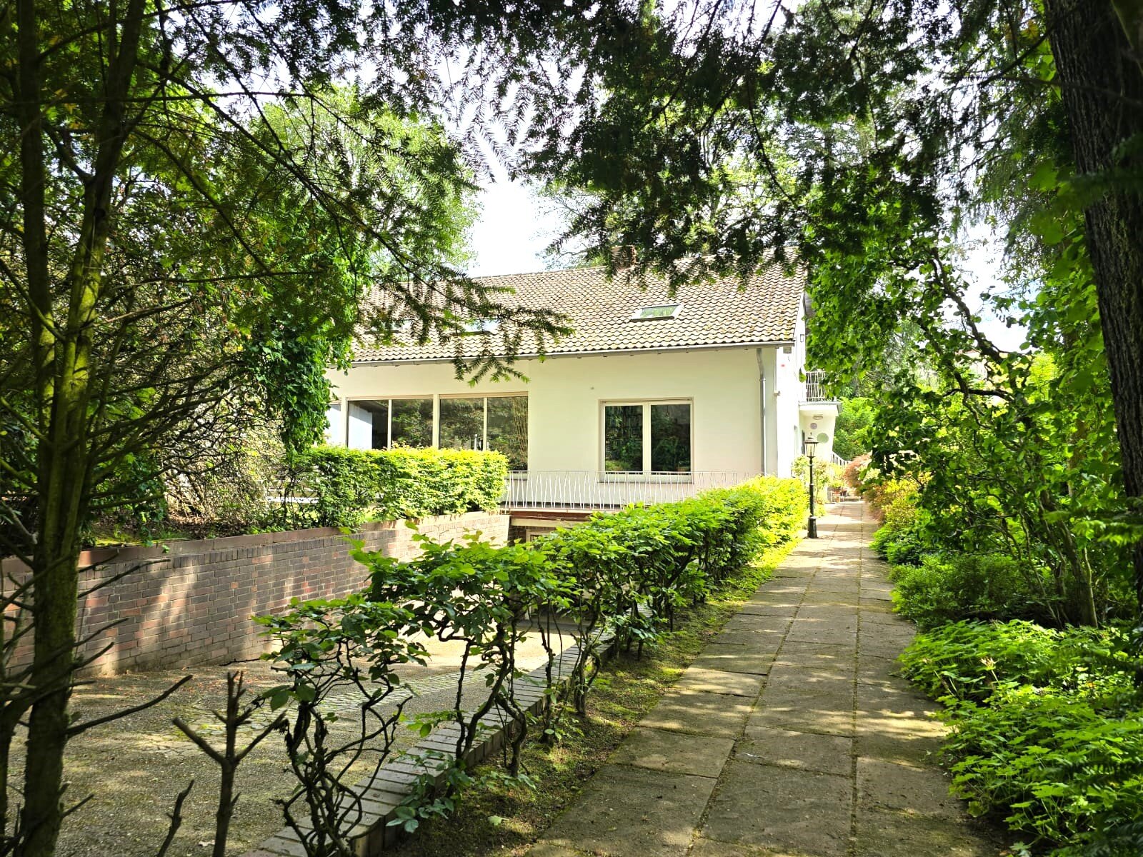 Einfamilienhaus zum Kauf 560.000 € 10 Zimmer 320 m²<br/>Wohnfläche 999 m²<br/>Grundstück Geisenkopf Saarbrücken 66125