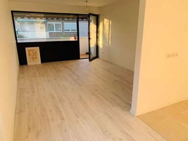 Wohnung zum Kauf 185.000 € 3 Zimmer 69 m² Im Heggelsfeld 60 Traar - Ost Krefeld 47802