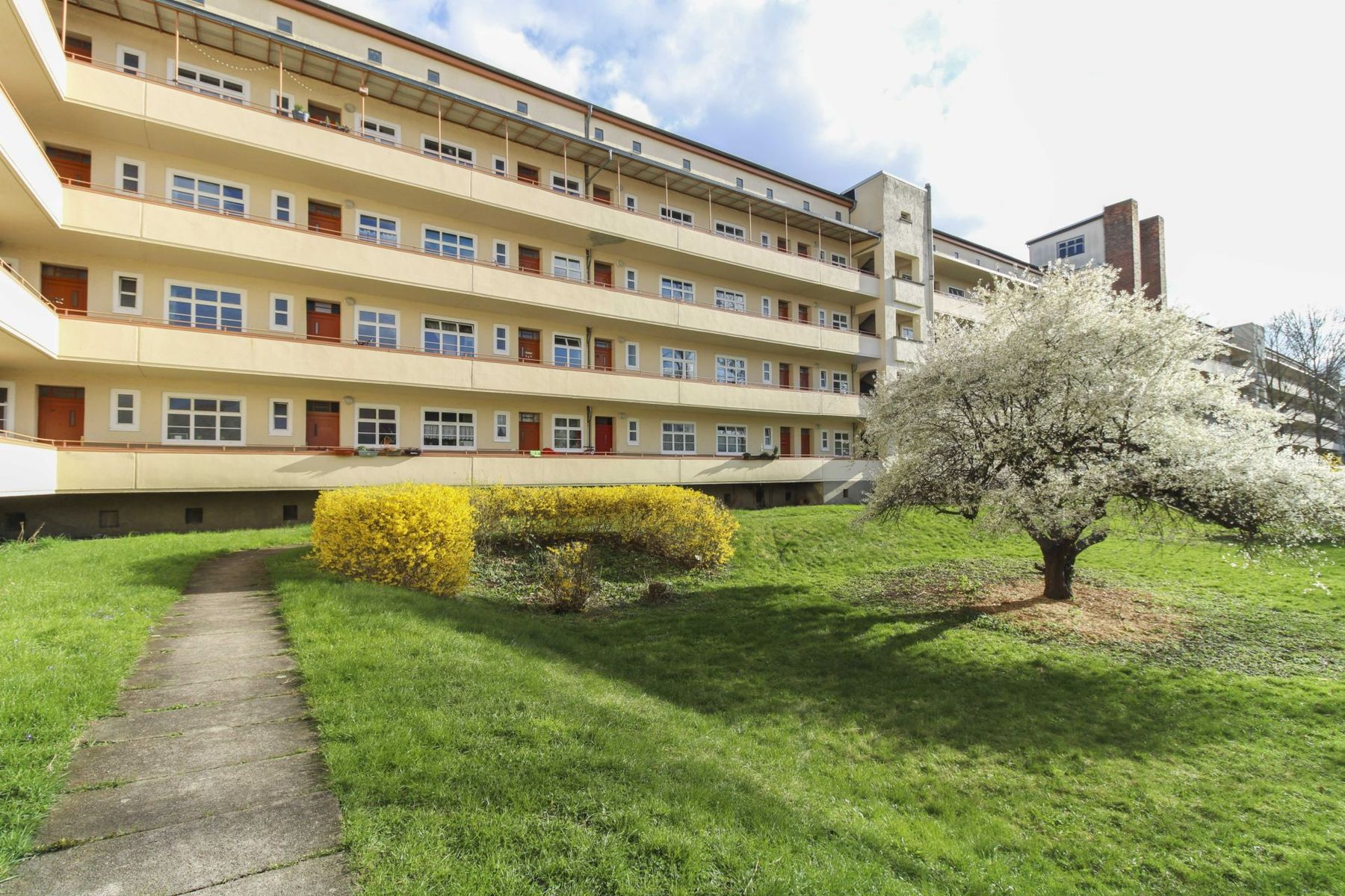 Wohnung zum Kauf 98.000 € 2 Zimmer 42,2 m²<br/>Wohnfläche 1. Stock<br/>Geschoss Krämpfervorstadt Erfurt 99085